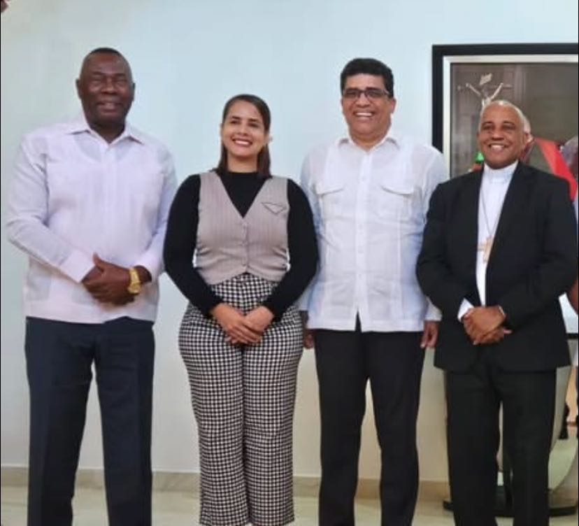 El alcalde Máximo Soriano participó en el encuentro auspiciado por la Diócesis Stella Maris del municipio Santo Domingo